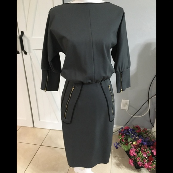 Keyingyi Medium Gray dress with a zipper pockets and cuffs - Picture 1 of 12